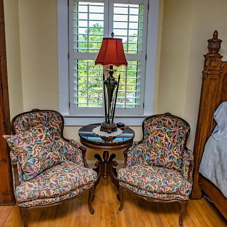 Отель Chimney Rock Manor Экстерьер фото