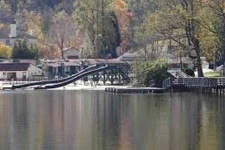 Отель Chimney Rock Manor Экстерьер фото